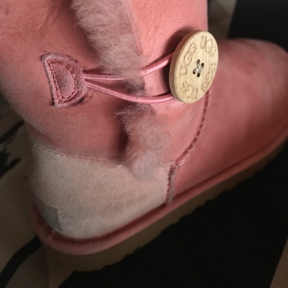 Pink Uggs - Picture 4 of 4