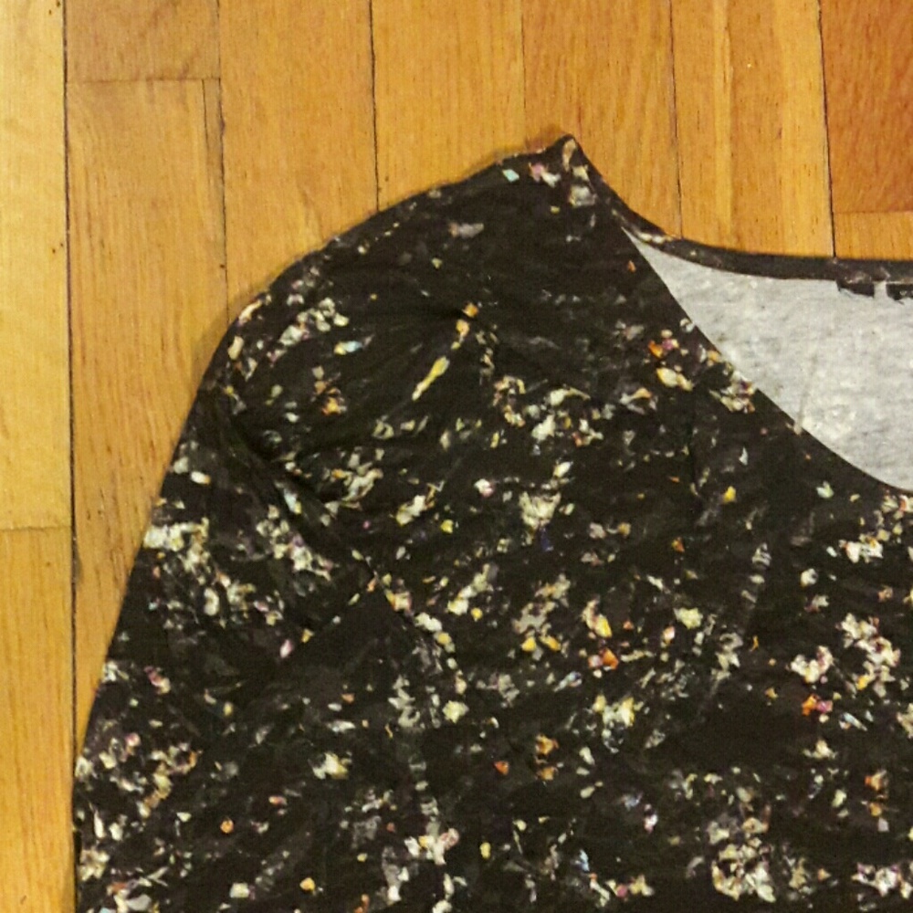 Abstract Print Tee Plus Size - Picture 2 of 4