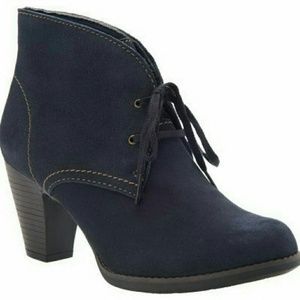 Clark's ankle boots size 7.5