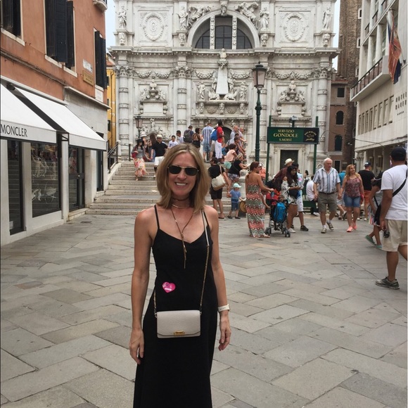 Meet your Posher, Debra - Picture 4 of 4