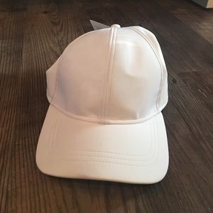 Lululemon NWT baller hat