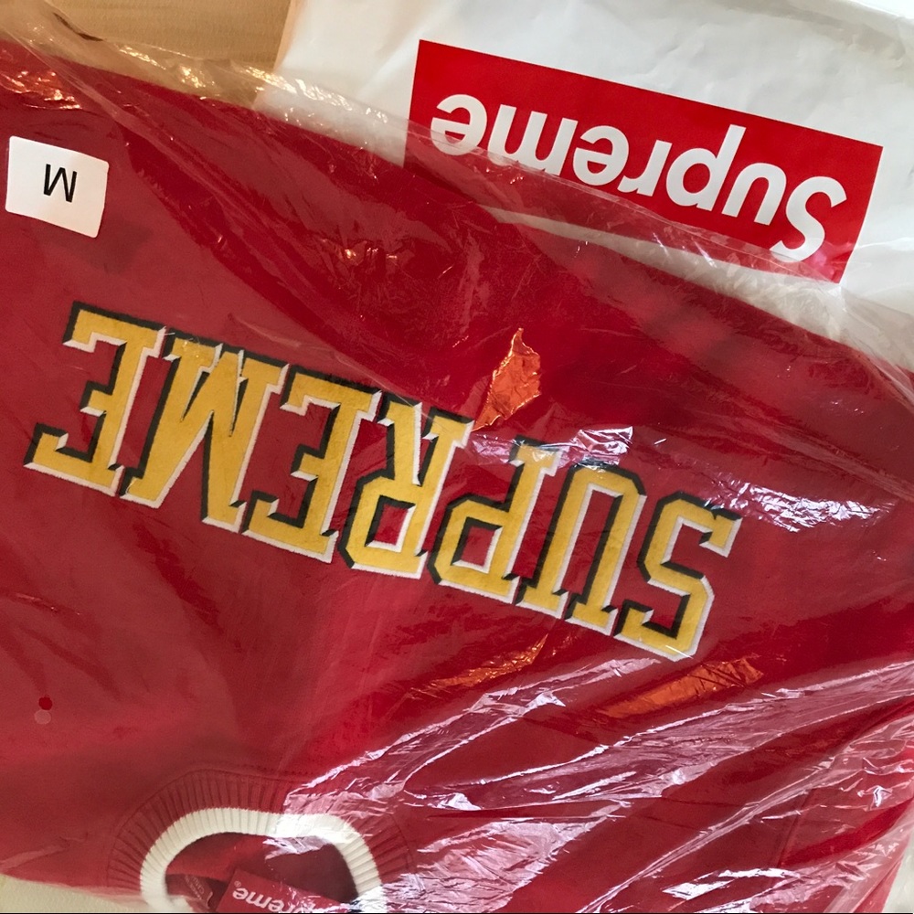 Supreme sweatshirt