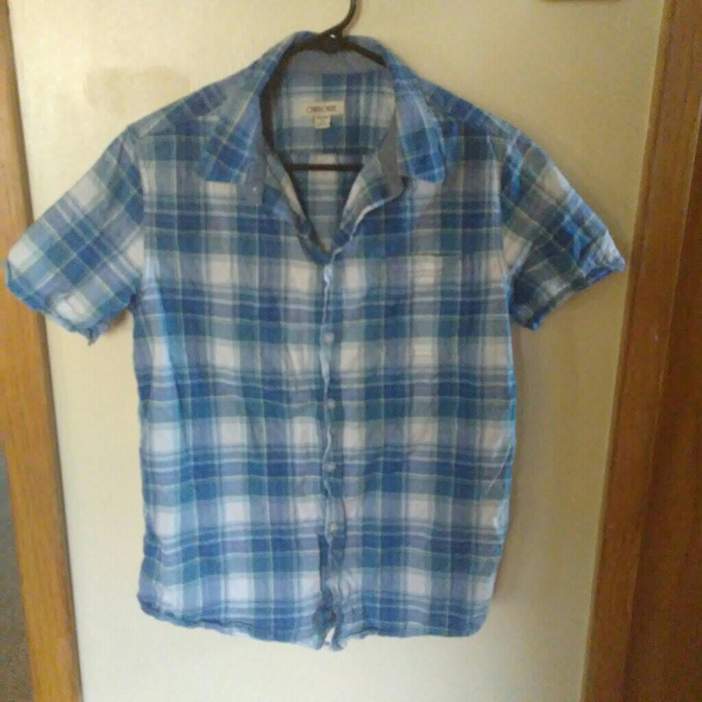 Button down short sleeve shirt