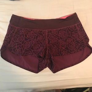NWOT Maroon/burgundy lululemon speed shorts