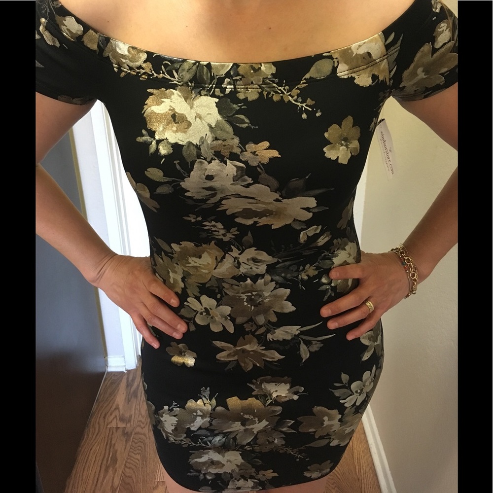 Windsor Black Short and Sweet Dress 💕HOST PICK 💕 - Picture 4 of 4