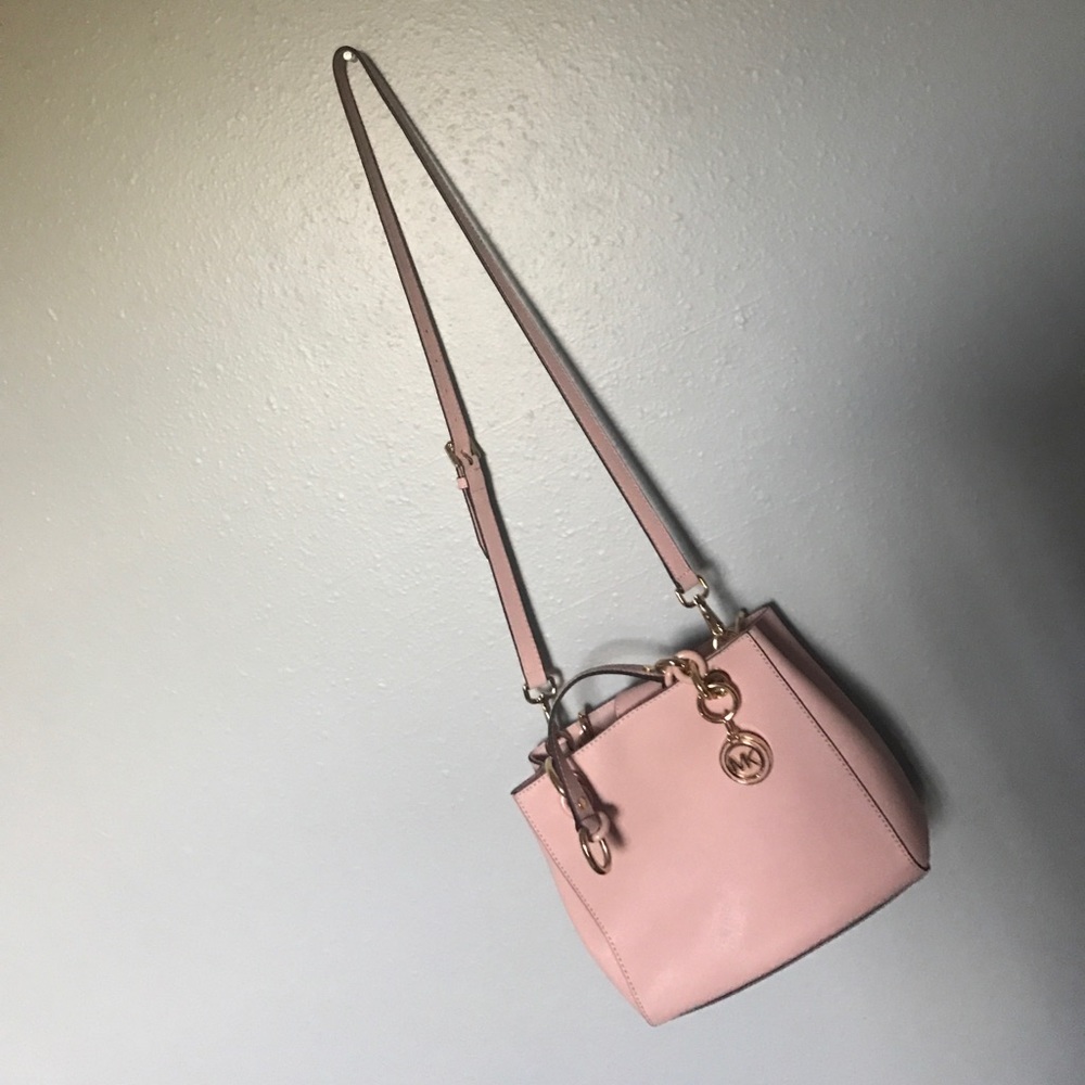 Michael kors crossbody