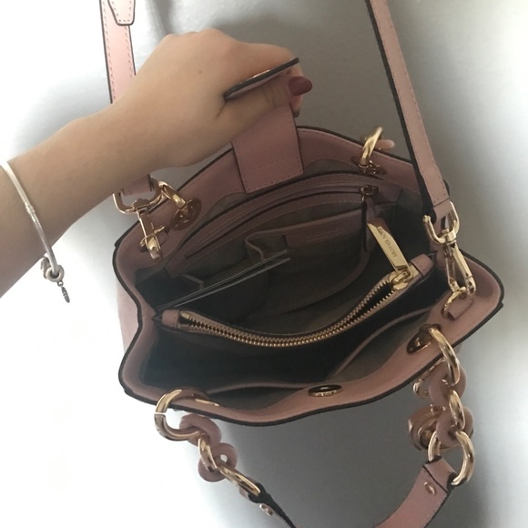 Michael kors crossbody - Picture 3 of 3