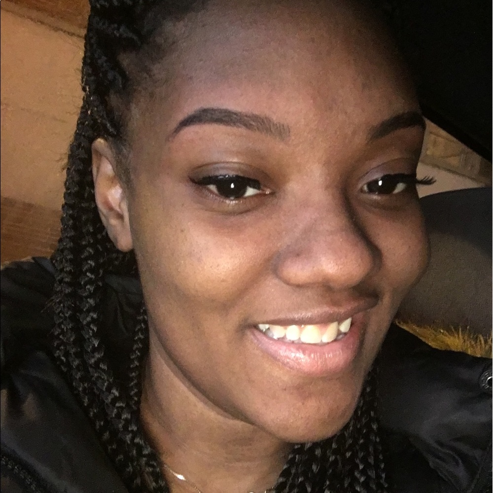 Meet your Posher, Feeisha