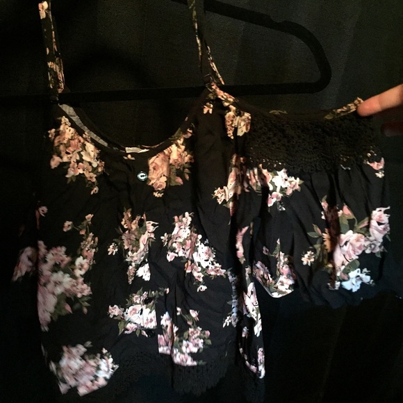 Tilly's off the shoulder floral top - Picture 2 of 3