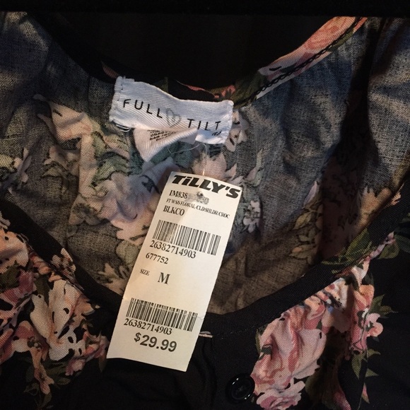 Tilly's off the shoulder floral top - Picture 3 of 3