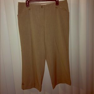 Khaki slack capris in awesome condition!