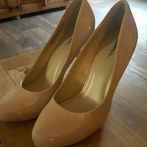 Xappeal nude heels size 7