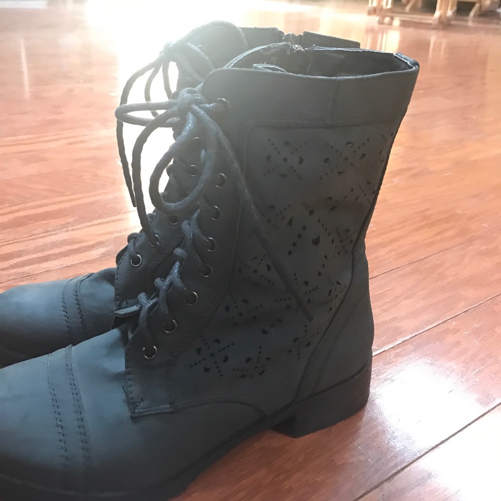 Via Pinky collection black lace up boots