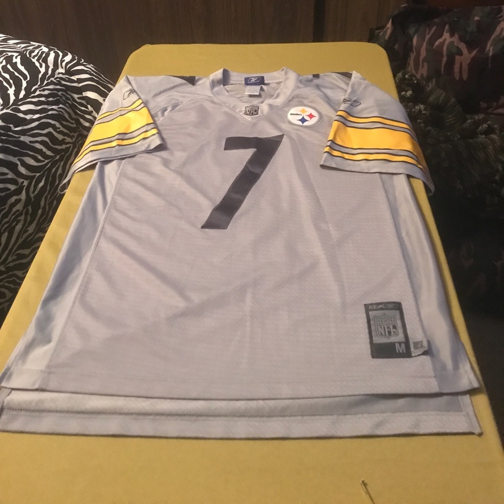 Steelers Reebok Roethlisberger jersey size M.