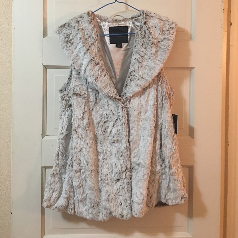 NWT Faux Fur Vest