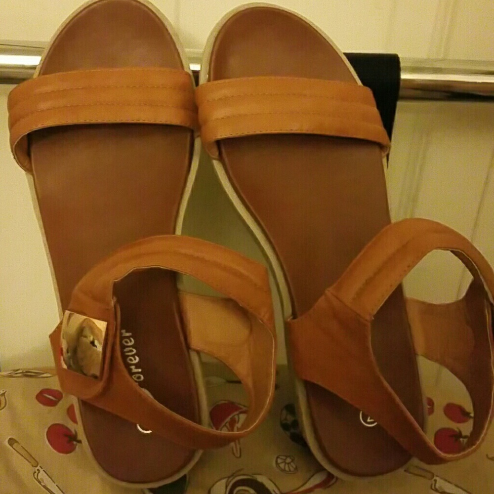 GORGEOUS WOMEN'S ADJUSTABLE SANDALS.