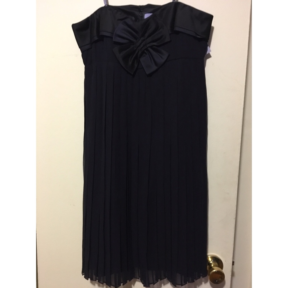 Vera Wang Lavender Label Dress