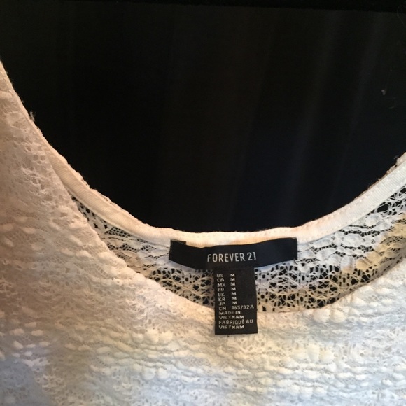 Lace crop top - Picture 3 of 3