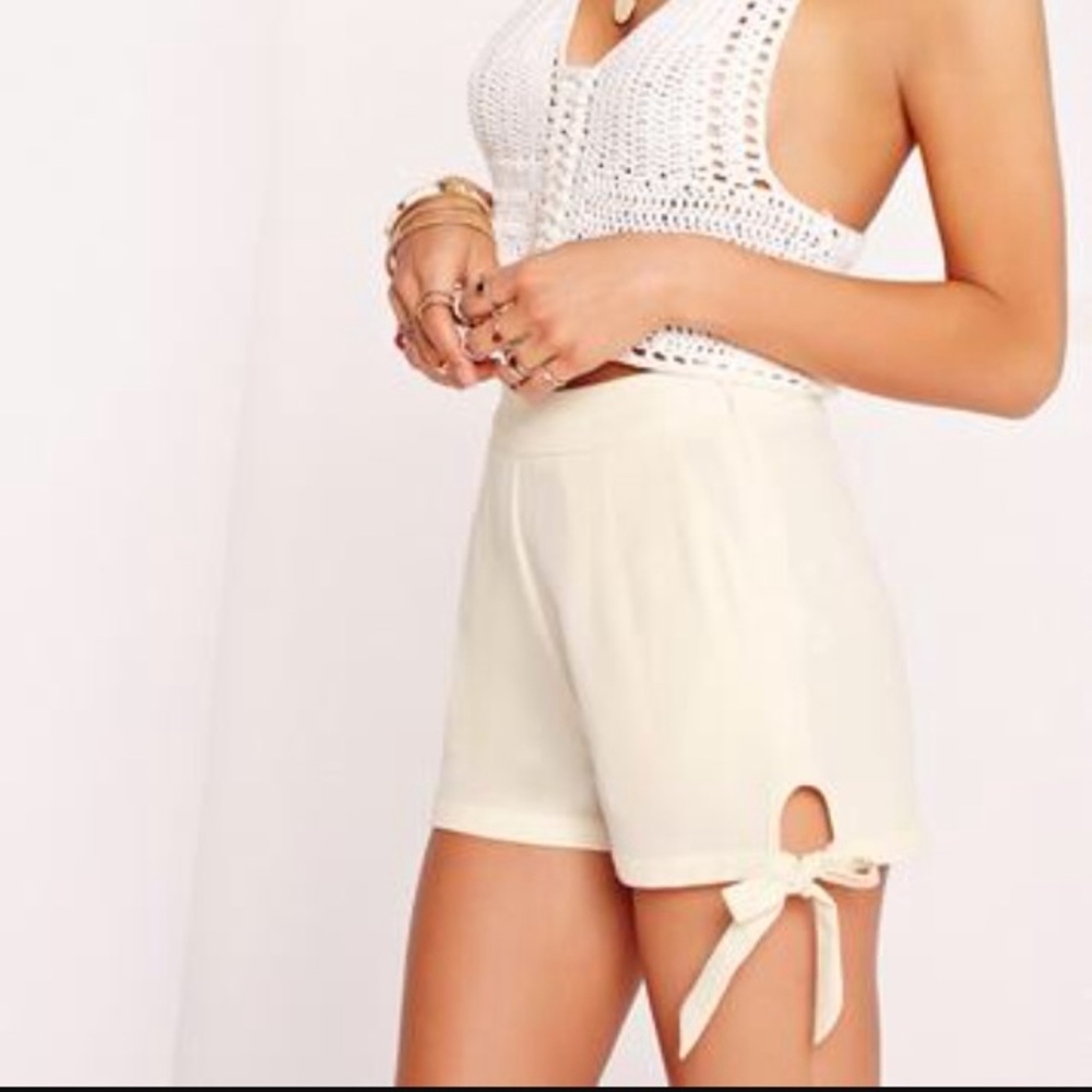 Tie detail High Waisted Shorts