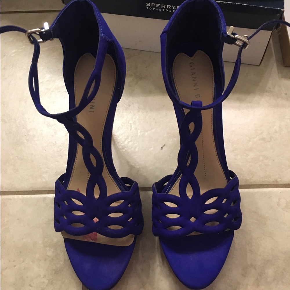 Brand New Gianni Bini Blue heels