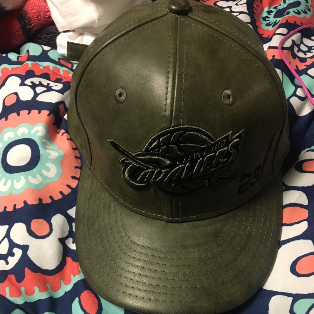 Leather New Era Cavaliers Strapback