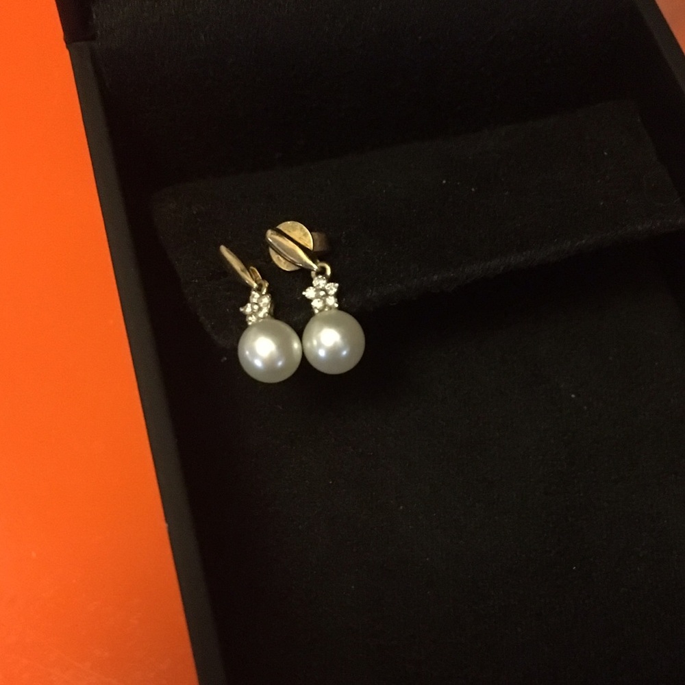 Pearl and diamond earrings