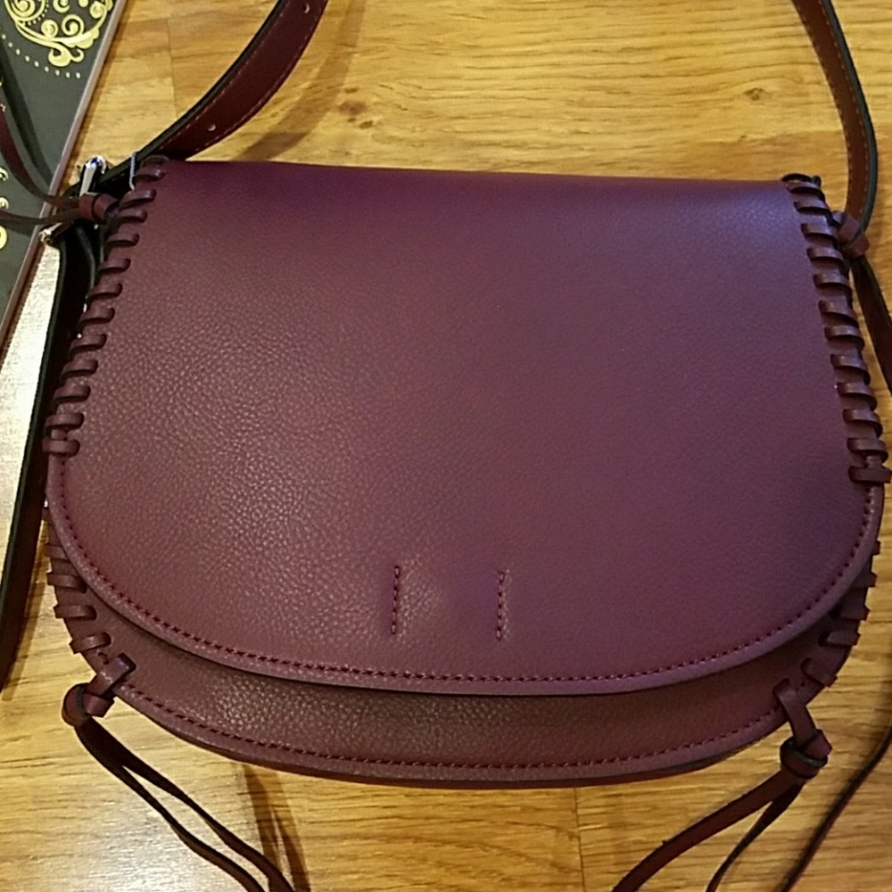 Vegan Designed In Paris Crossbody! - Picture 2 of 6