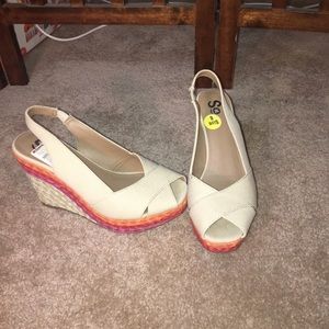 NWT SO Wedges