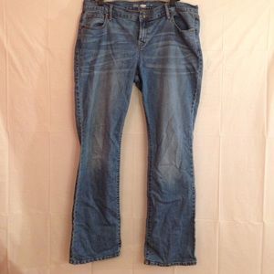 Old Navy Women's regular boot cut 14