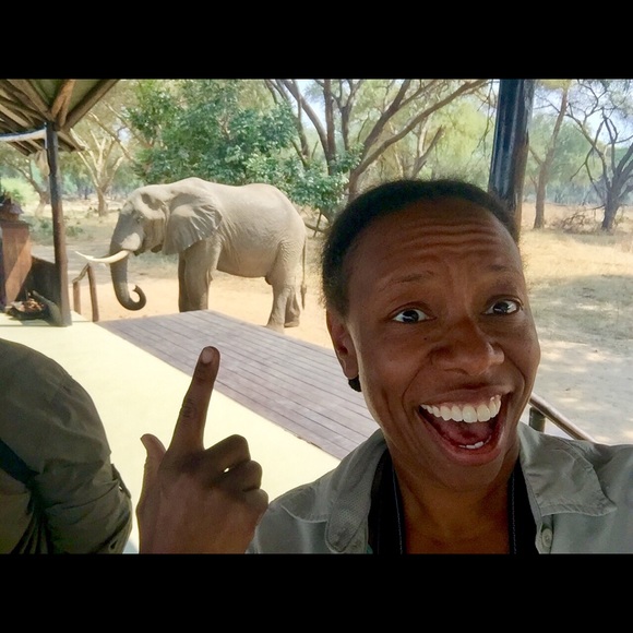 Meet your Posher, Stephanie - Picture 3 of 8