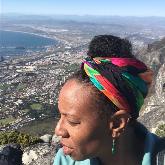 Meet your Posher, Stephanie - Picture 4 of 8