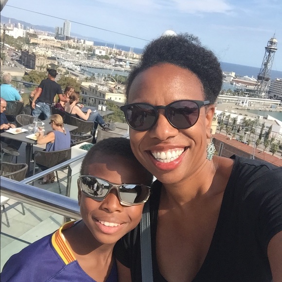 Meet your Posher, Stephanie - Picture 2 of 8