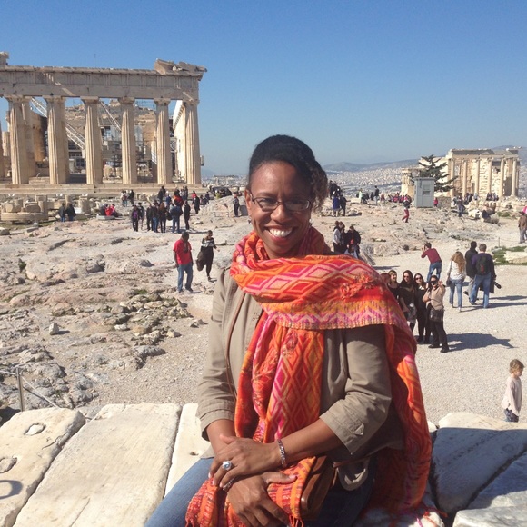 Meet your Posher, Stephanie - Picture 6 of 8