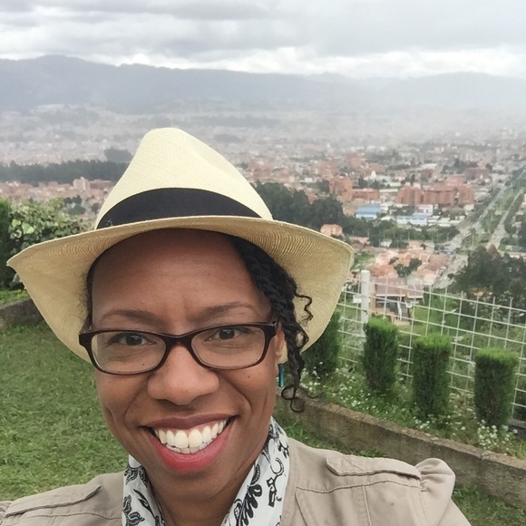 Meet your Posher, Stephanie - Picture 5 of 8