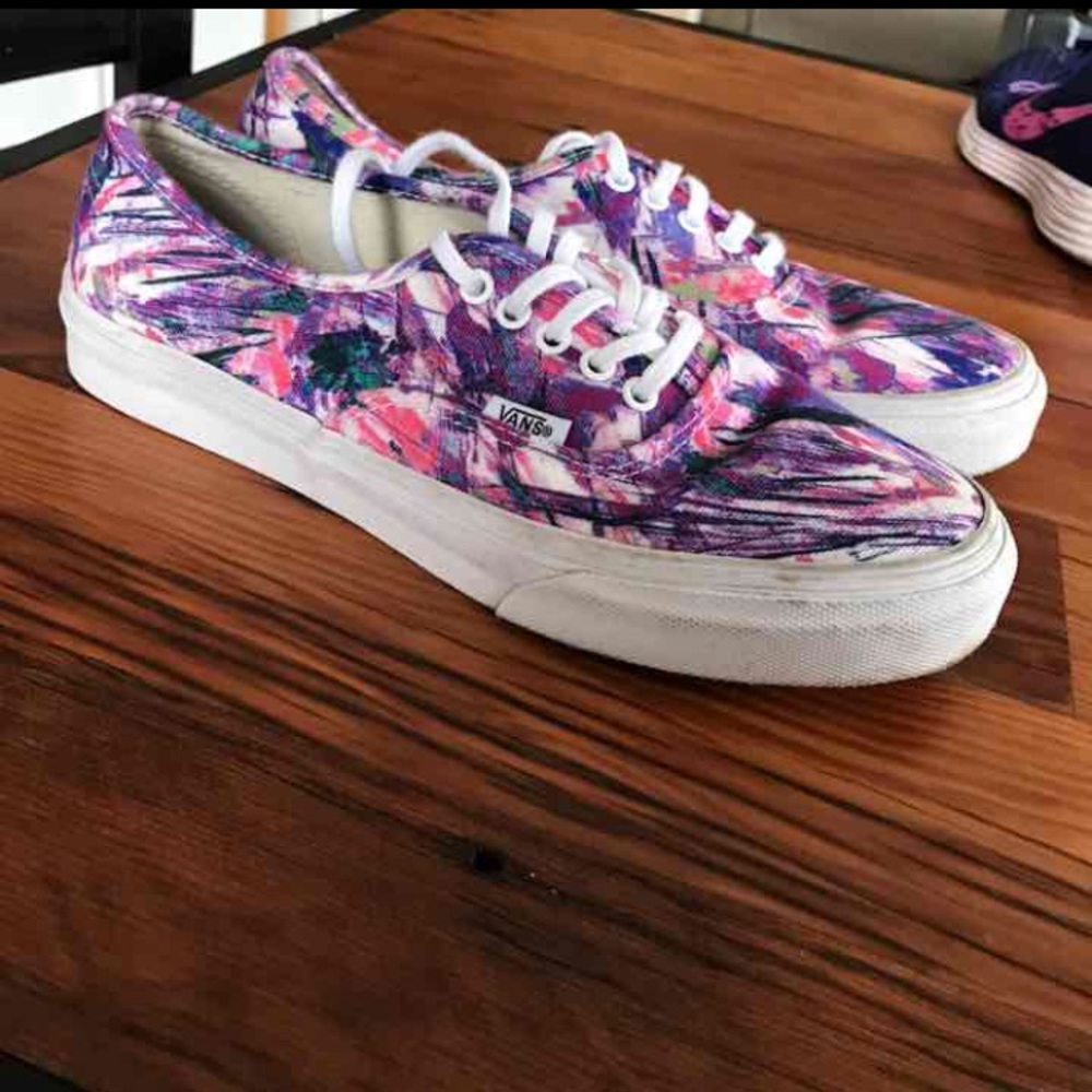 Vans - Picture 2 of 3