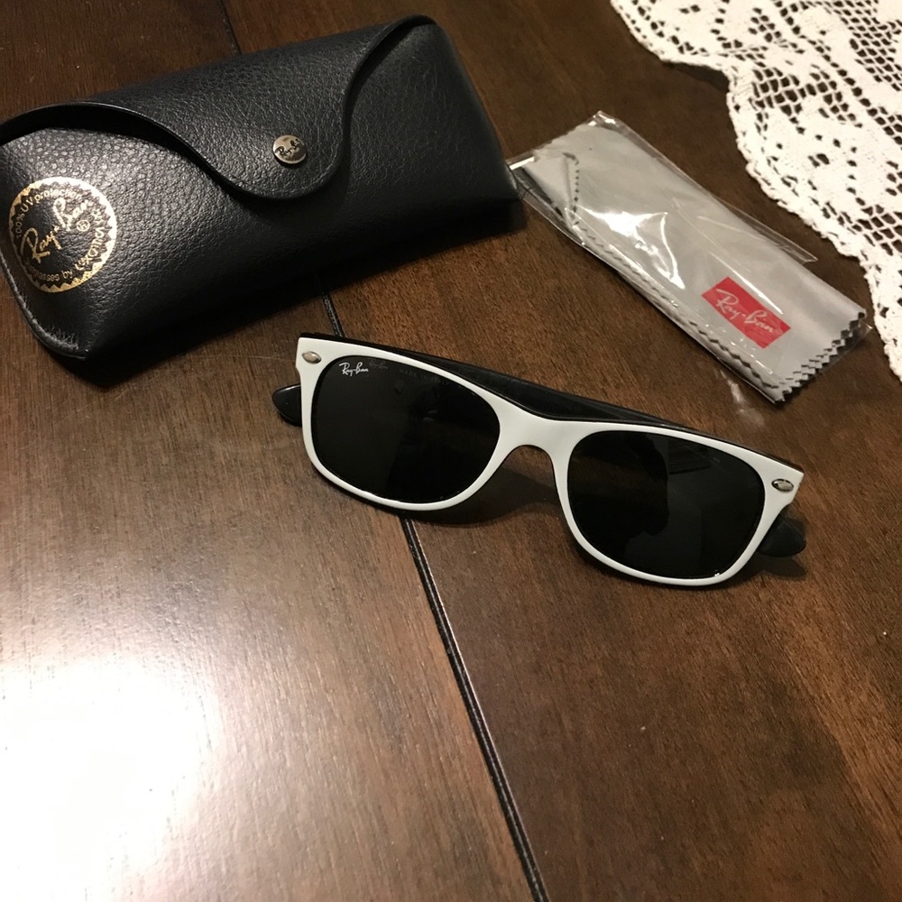 Ray-ban Sunglasses Wayfarer - white