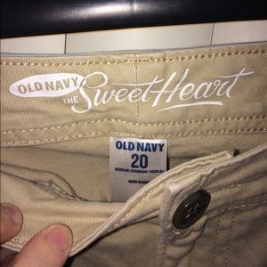 Old Navy Sweetheart khakis in great condition!