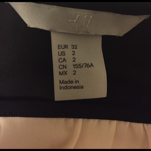 H&M blouse - Picture 2 of 3