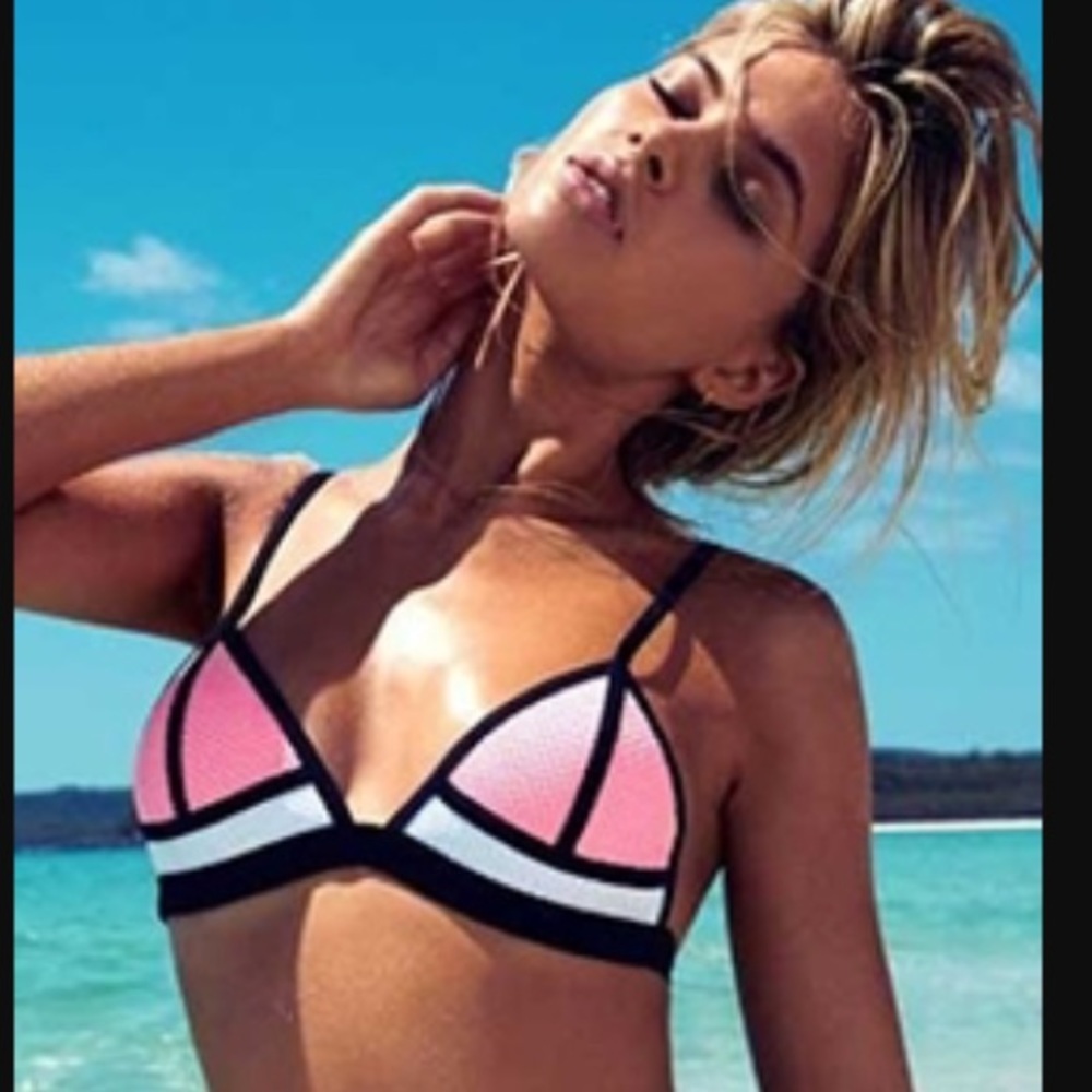 Pink triangle top