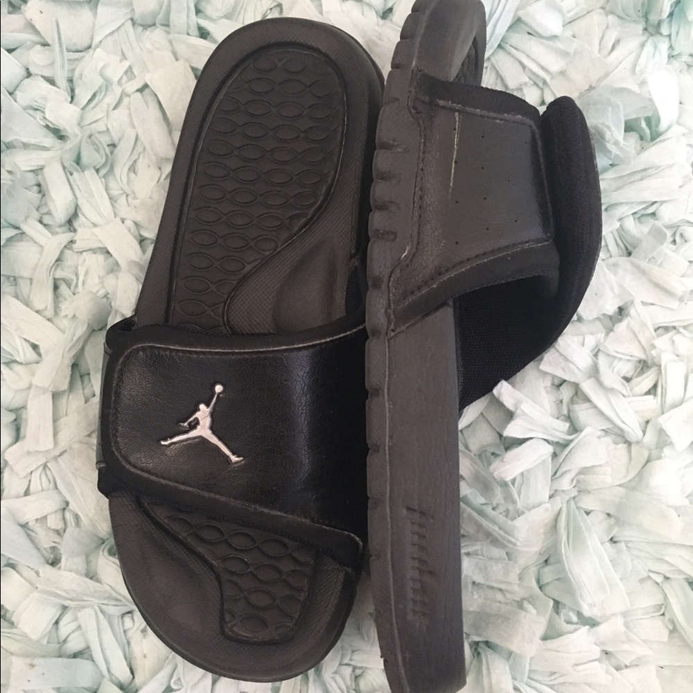 Black Jordan Slides