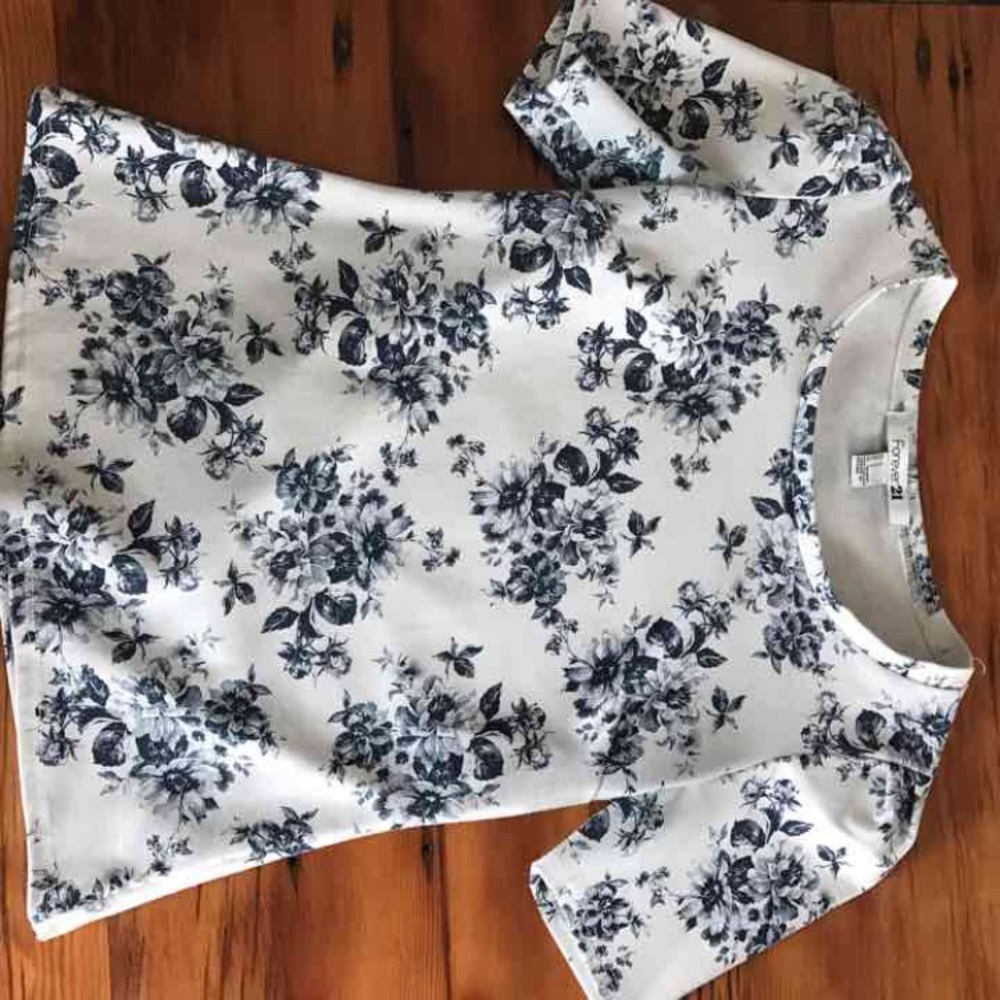 Forever 21 floral tee - Picture 1 of 1