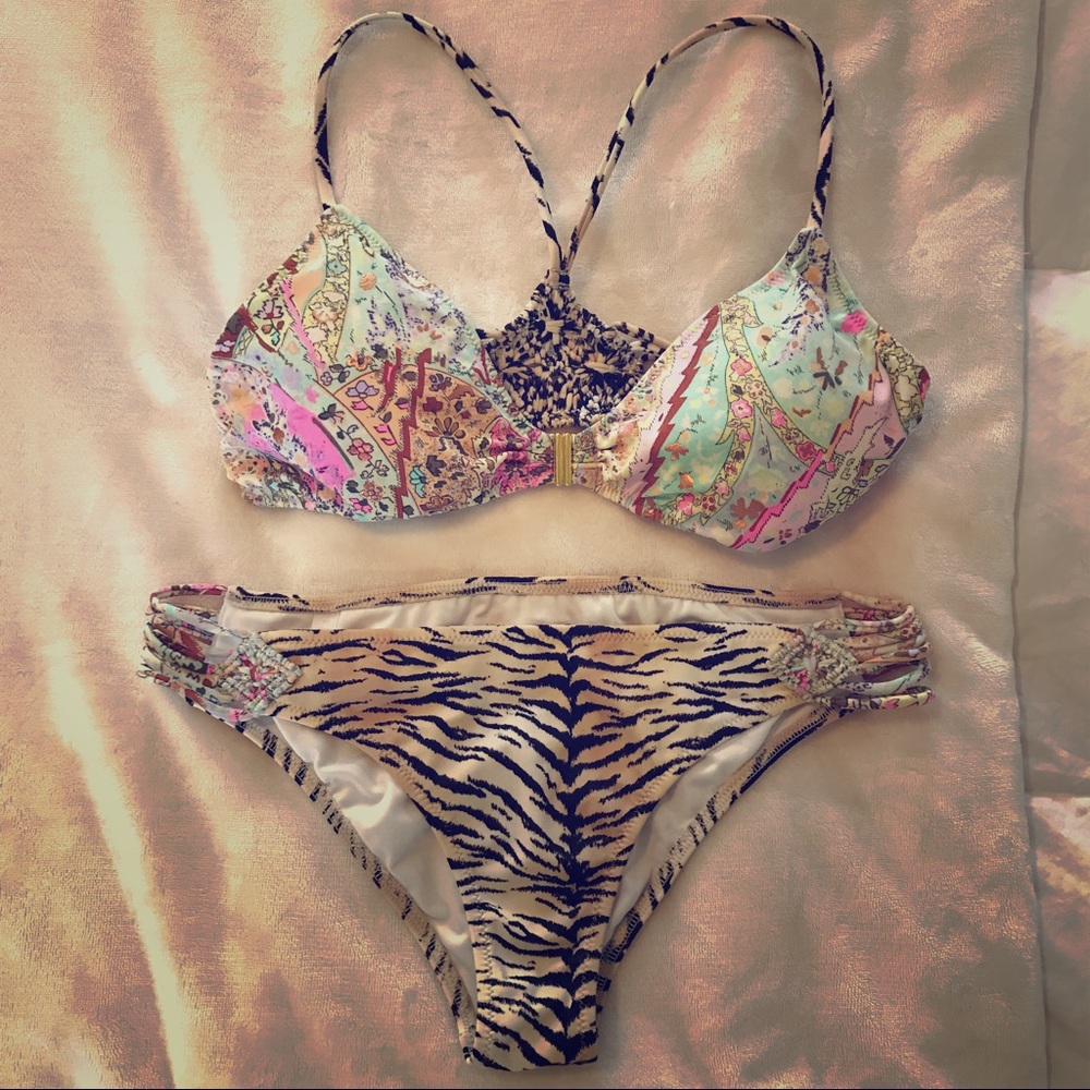 Adorable strappy VS bikini 💗