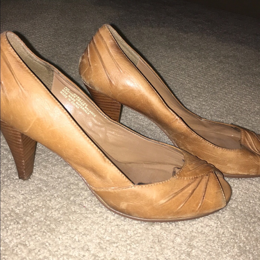Tan heels