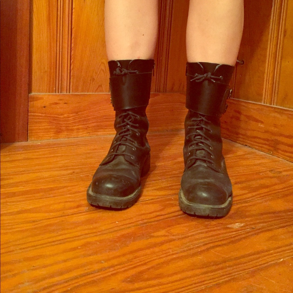 Combat boots