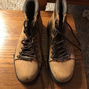 Women's steel toed boots