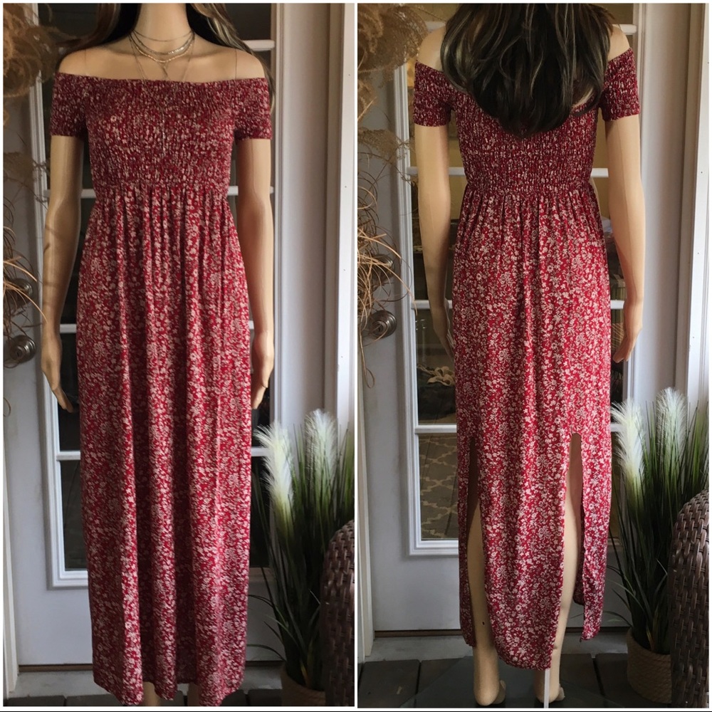 Scarlet Off-the-Shoulder Maxi - Picture 3 of 8