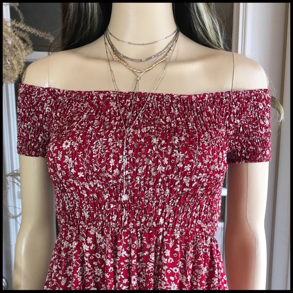 Scarlet Off-the-Shoulder Maxi - Picture 6 of 8