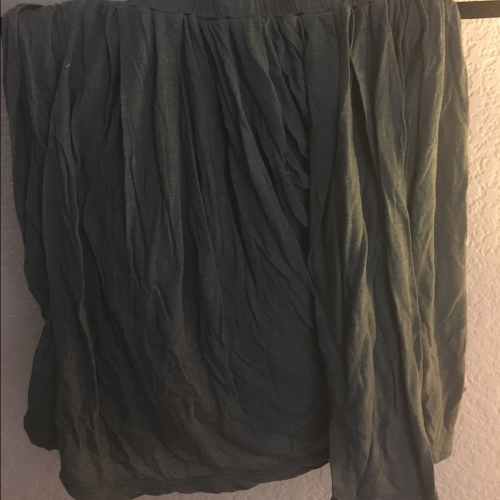 Brandy Melville classic skirt in gray