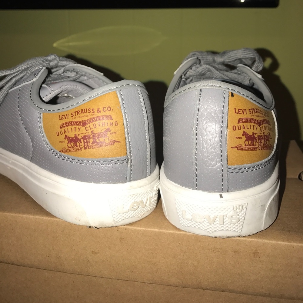 💥💥LEVI LEATHER GRAY SNEAKERS 💥💥 - Picture 4 of 4