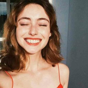 Meet your Posher, Flora